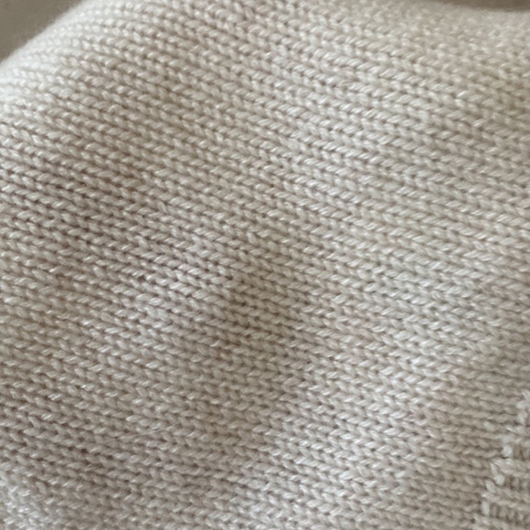 BNWT Express 💯 % cashmere beanie. One size. Cream color. Gorgeous - Picture 4 of 4